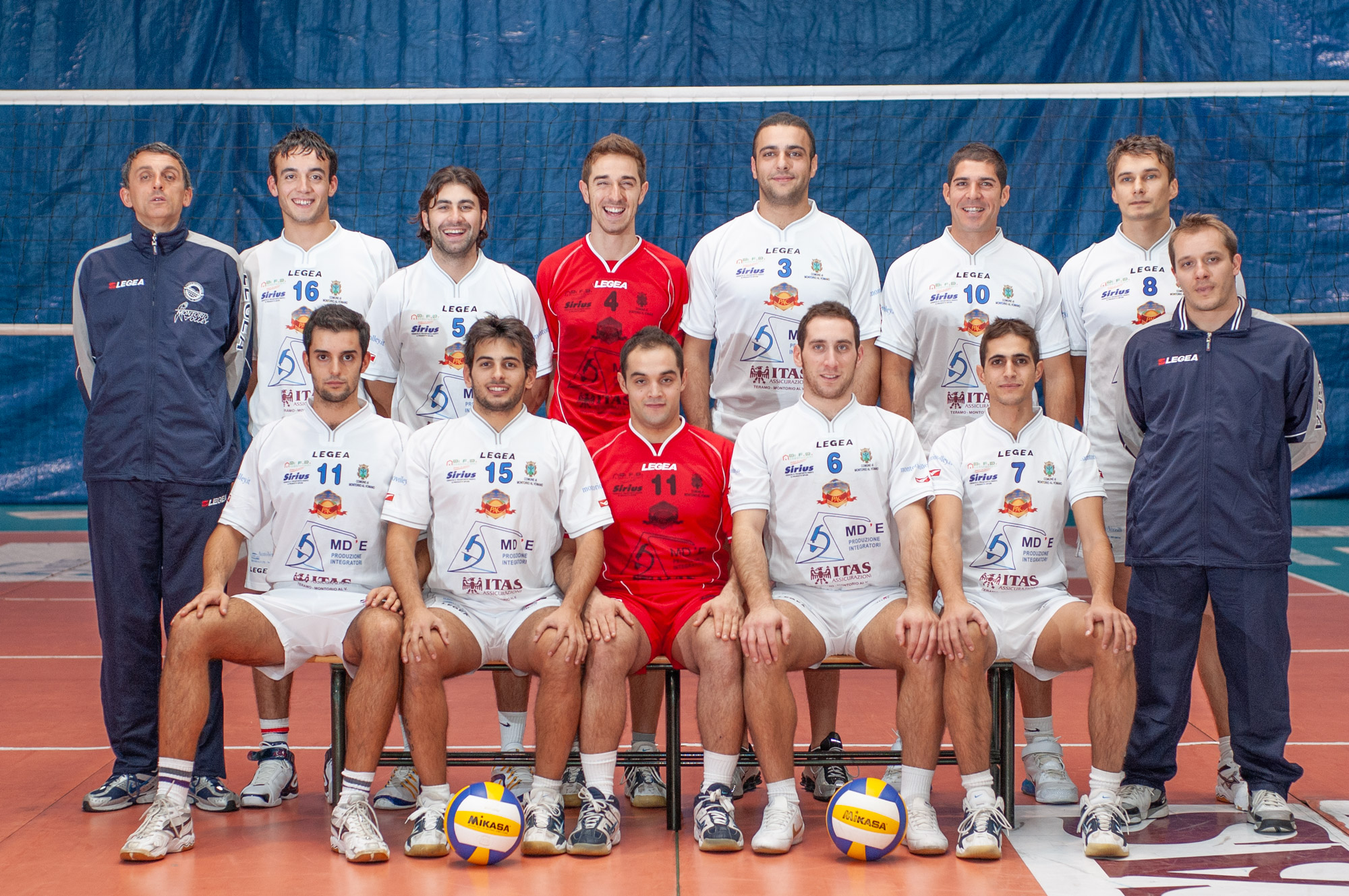 Squadra maschile del Montorio Volley nella stagione della prima Serie B2